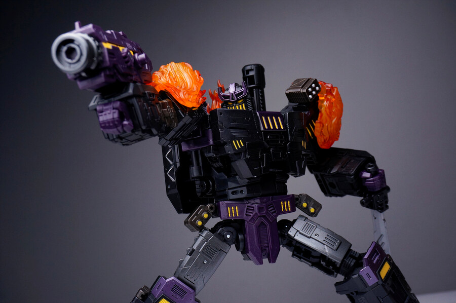 트랜스포머 에오프 폴른(메가트로너스)_16.jpg