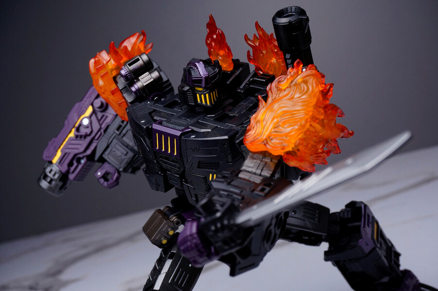 트랜스포머 에오프 폴른(메가트로너스)_19.jpg