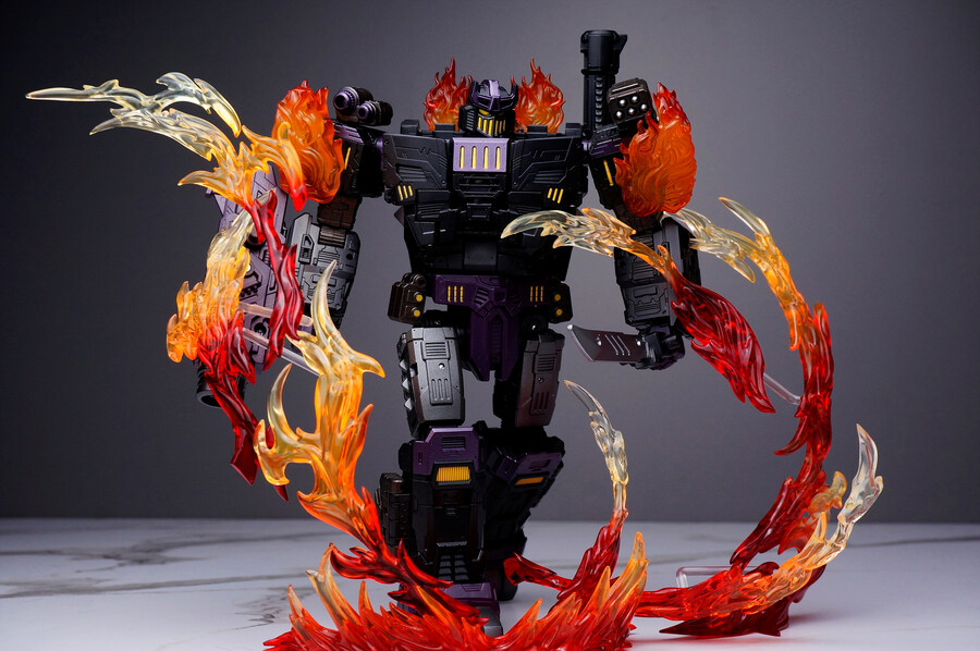 트랜스포머 에오프 폴른(메가트로너스)_23.jpg