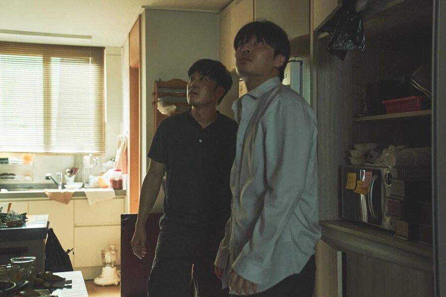 넷플릭스 '84제곱미터' 스틸들_7.png