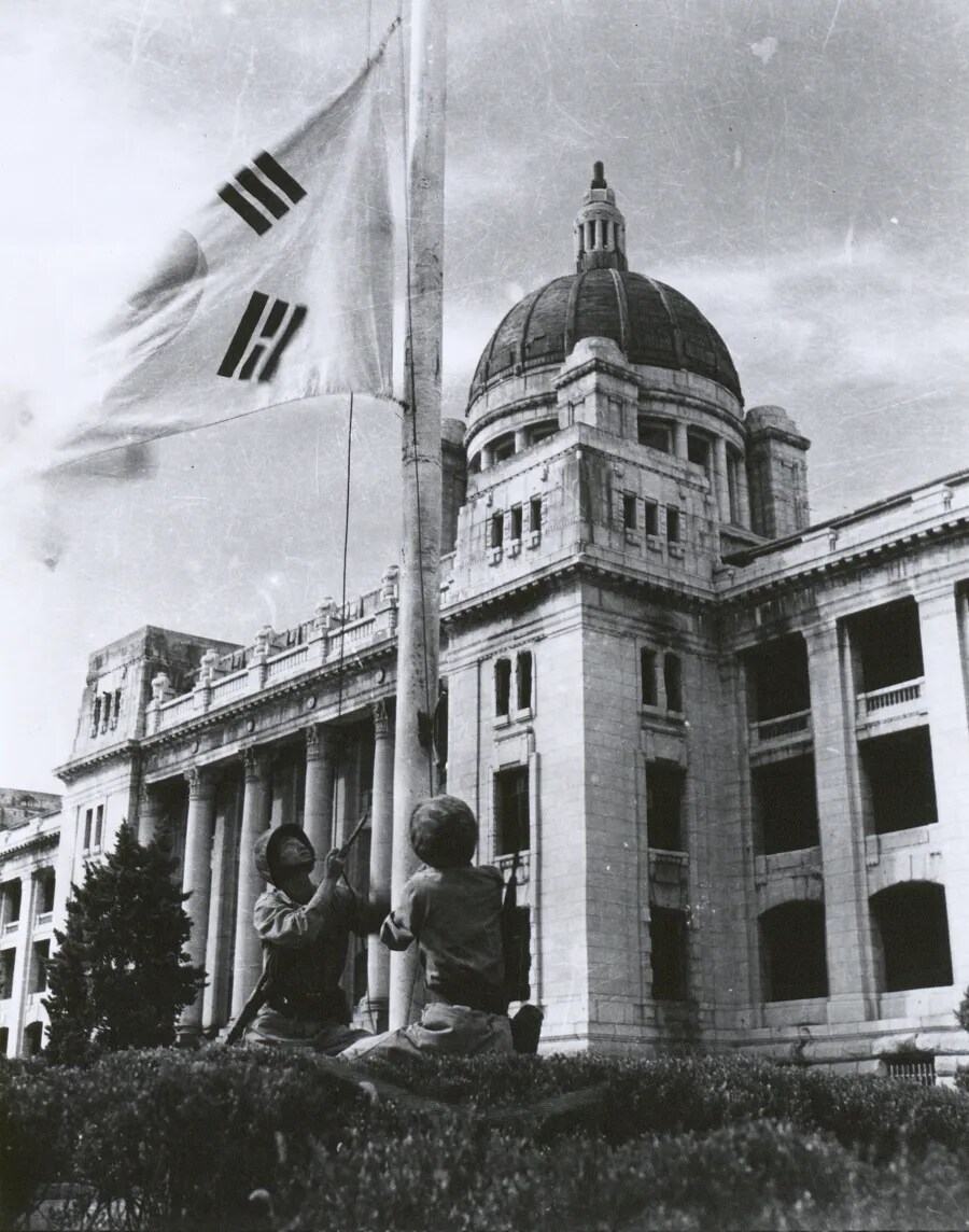 컬러로 복원한 9.28 서울 수복 기념식_2.png