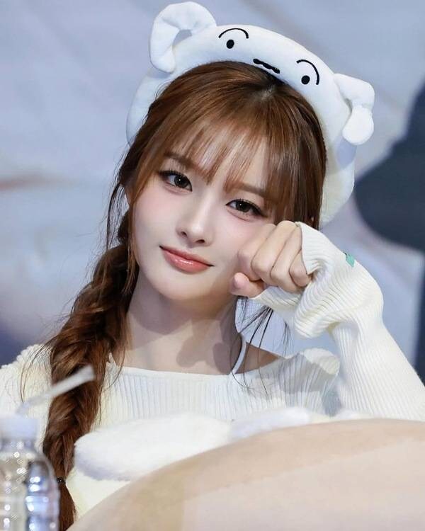 '장카설' 설윤, 동화 찢고 나온 비주얼…'비현실 미모' [스한★그램]_1.jpg