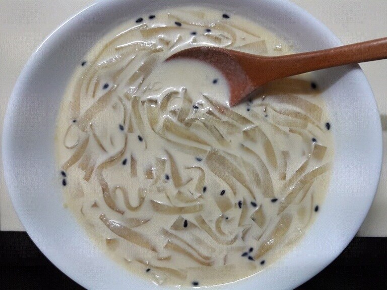 여름이고 해서 콩국물이랑 우무를 샀다_1.jpg