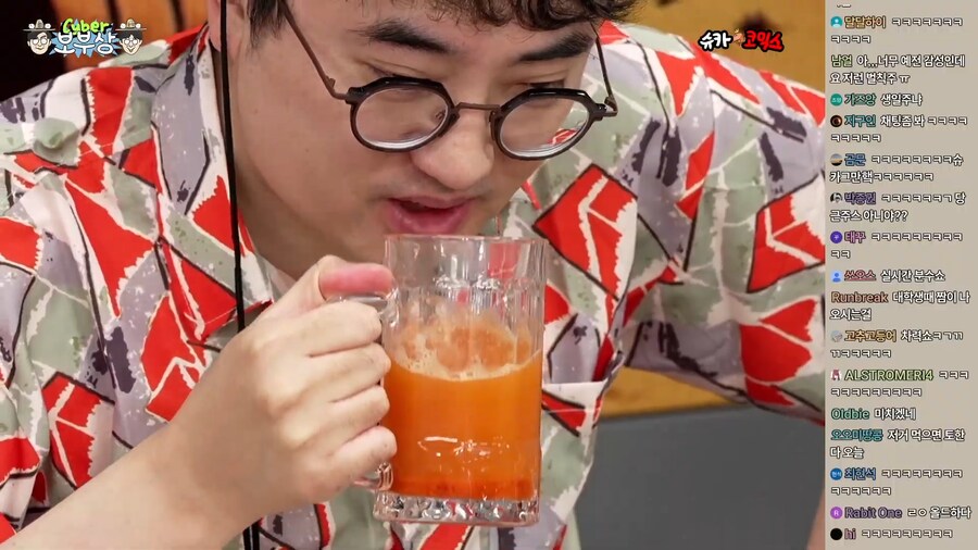 인방) 분명 치킨 광고일 텐데..._2.png