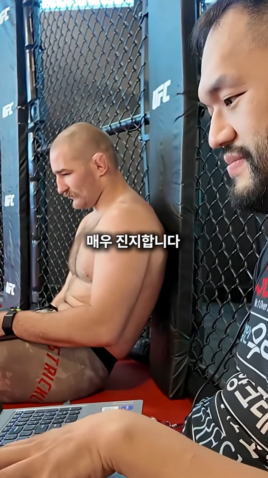 UFC) 미들급 전 챔피언 의문의 근황_2.png