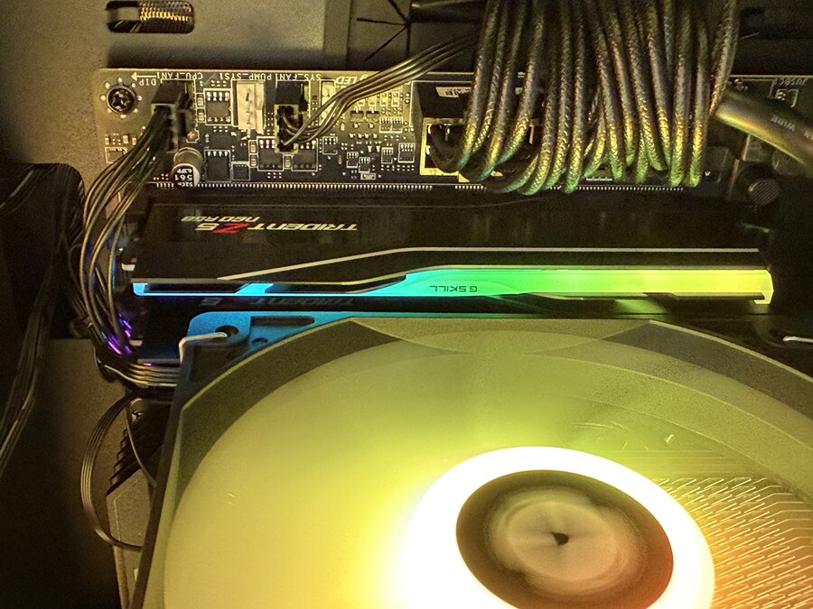 간만에 pc 조립하였습니다._4.jpg