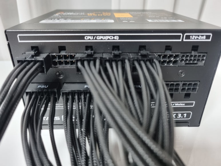 140mm 팬 장착한 골드파워 STARS CYGNUS 850W 풀모듈러 사용기_21.jpg