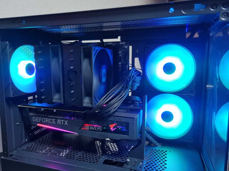 140mm 팬 장착한 골드파워 STARS CYGNUS 850W 풀모듈러 사용기_23.jpg