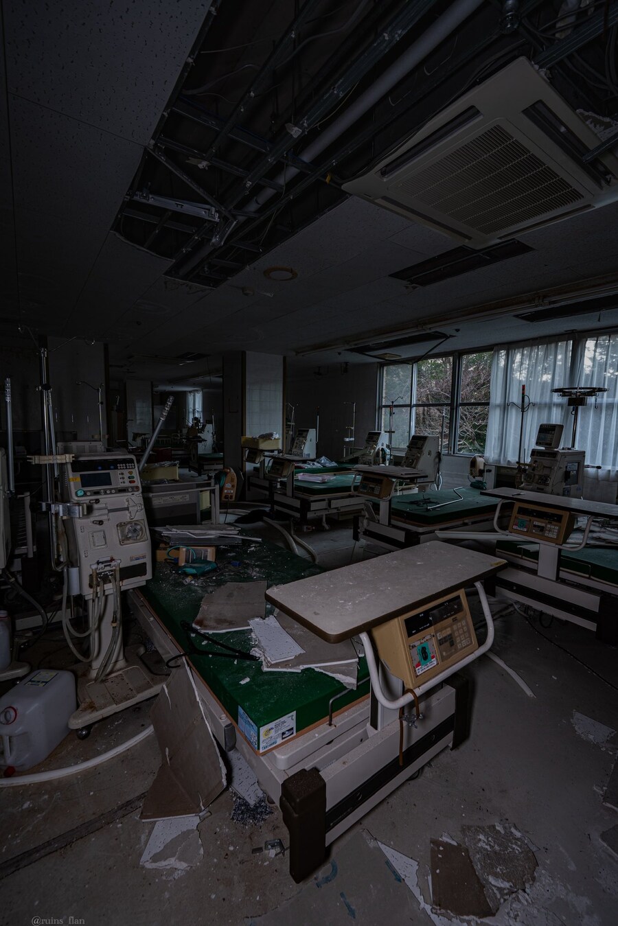 일본, 산 속 깊숙이 있는 종합병원 폐허🏥_6.jpg