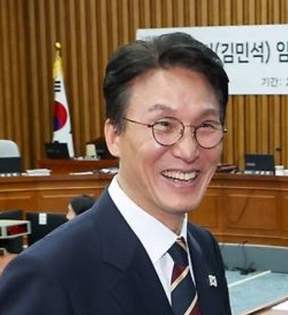 저녁 먹으러 가는 김민석_1.jpg
