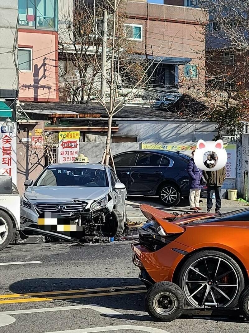슈퍼카 차량사고.._1.jpg
