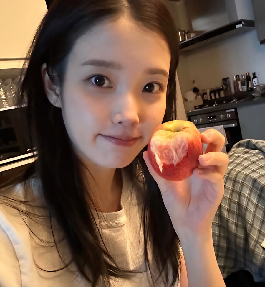 2025.06.26 아이유 인스타그램_3.jpg