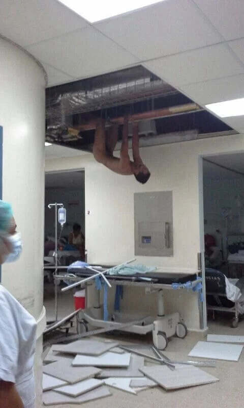 매달린 남자_1.jpg