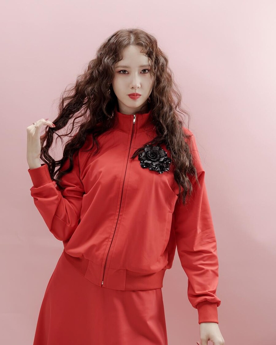 윤아 '악마가 이사왔다' 포스터 현장_1.png