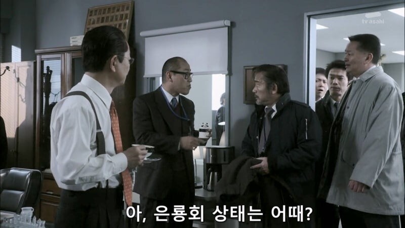 올해로 25년 된 일본 국민 수사드라마 주인공의 특징_2.jpg