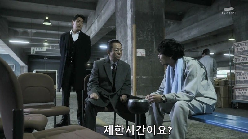 팔리지 않는 연예인들의 민낯_3.jpg