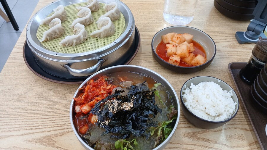 쿠팡 심야 상하차 끝내고 먹는 아침 특식_1.jpg