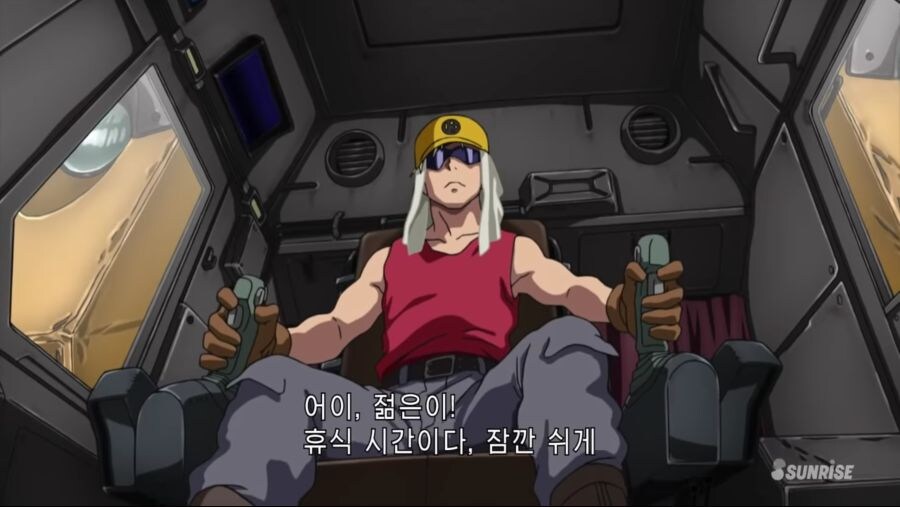 [건담] 지쿠악스 엔딩 이후의 샤아는_1.jpg