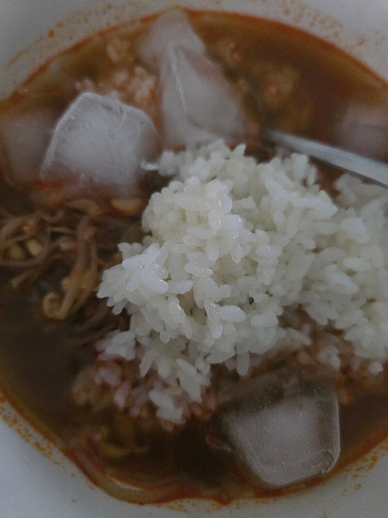 버튜버)아침밥 먹는 버튜버_2.jpg