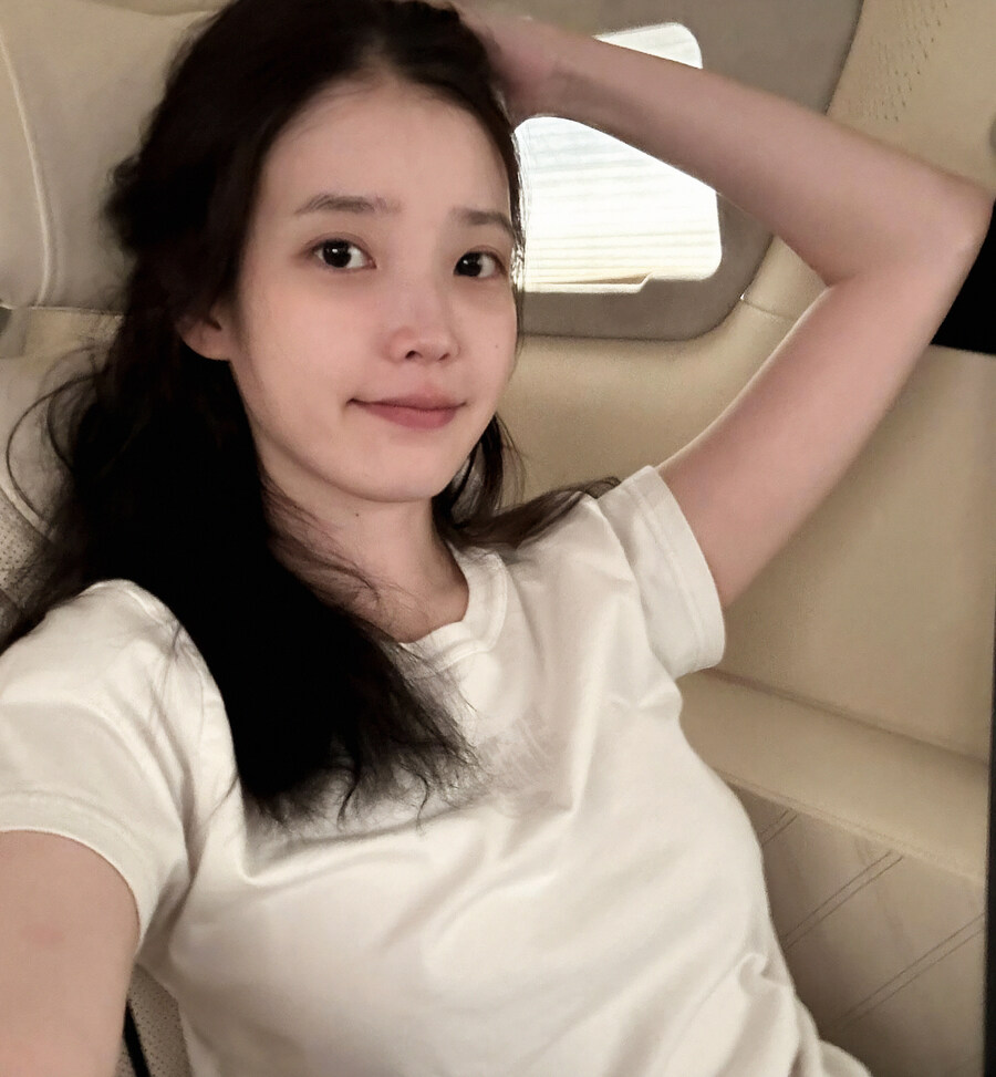 아이유, 쌩얼 '이지금' 모드 올린 이유 밝혀졌다_4.jpg