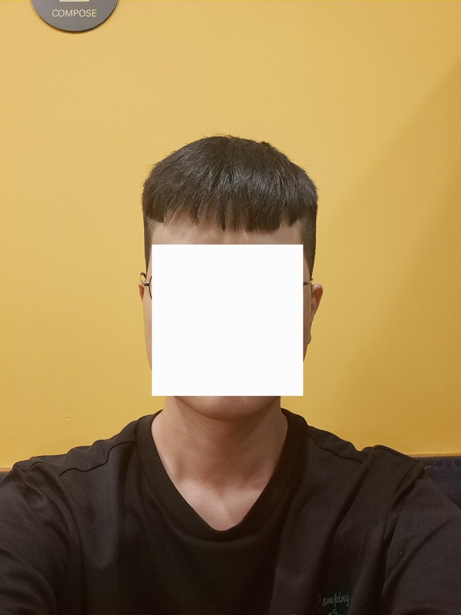 이발사가 실수로 바리깡 부품 떨궈서 머리 밀어버림_1.jpg