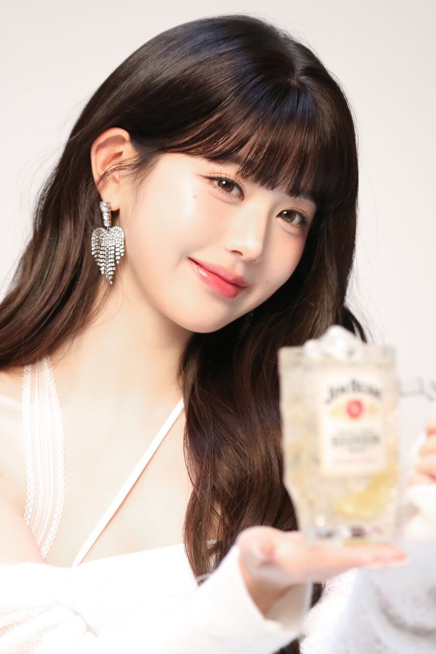 아이브 장원영_3.jpg