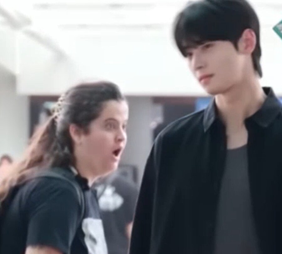 한국 공항에서 '차은우' 를 마주친 외국인 반응_1.png