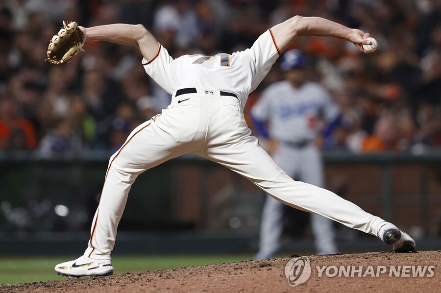 이 투구폼 신기하긴 하네_1.jpg
