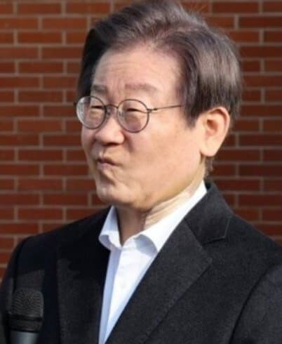 모스탄이란 사람땜에 개딸들이 밀리네 ㅋ_1.jpg