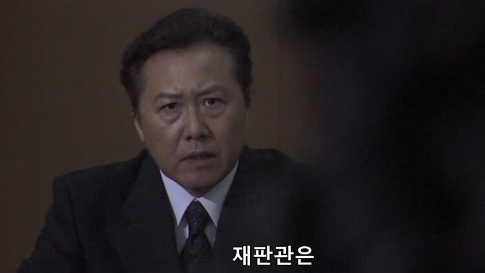 살인사건 재판 중 1차 배심원이 살해당해서 새로 배심원을 뽑은 결과_40.jpg