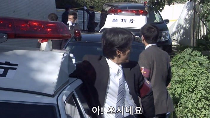 자기가 쓴 내용이 드디어 책으로 나오는 유부녀 기자의 최후_28.jpg