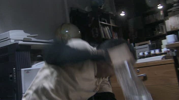악덕기업의 횡포를 막으려던 편집자의 최후_68.jpg