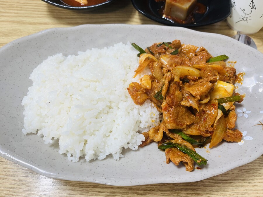 500원 인상 7500원 제육덮밥_2.jpg