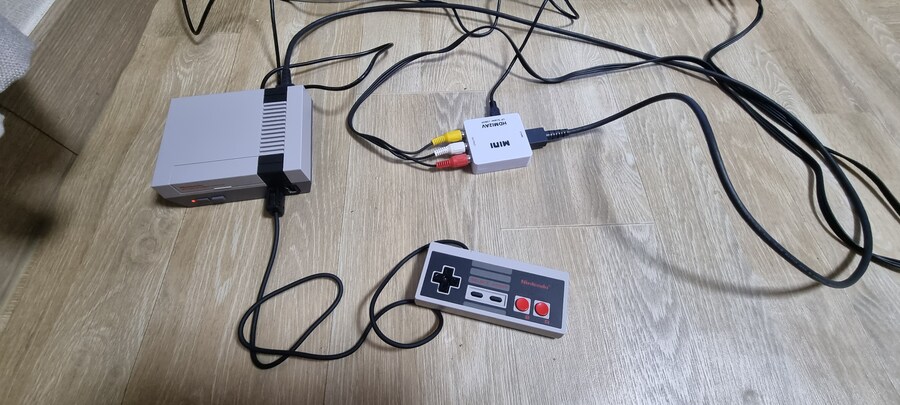 crt tv로 고전 게임하니 화질 좋네_1.jpg