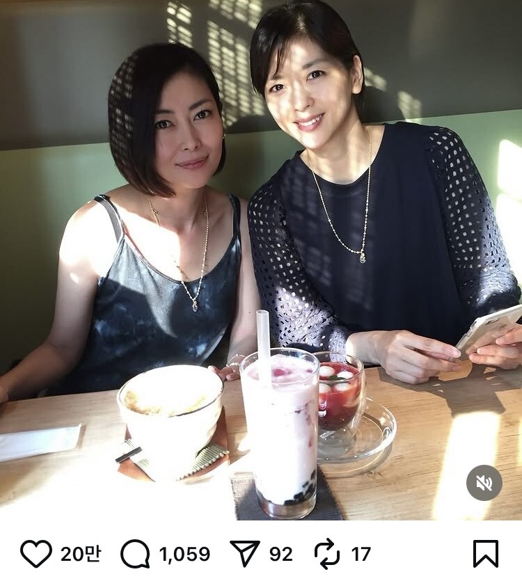 고 나카야마 미호 추억하는 동생 시노부_1.jpg