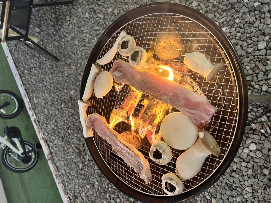 돼지가 되어도 좋다_1.jpg