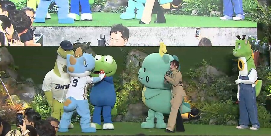 쥬라기 월드 내한생사때 마짱 뜨러 온 k공룡들_1.png