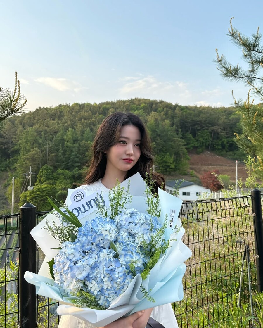 장원영 인스타에 올라온 사진.jpg_4.jpg