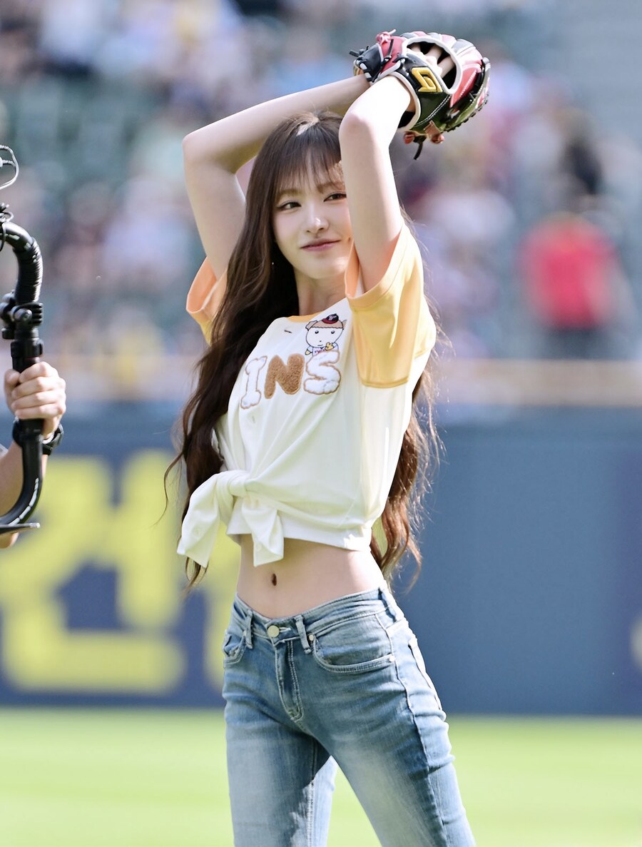 아이브)리즈 시구_1.jpg