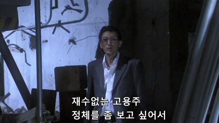 교도소에서 탈옥한 여죄수들을 쫓는 형사들_36.jpg