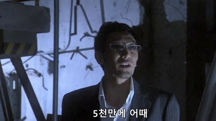 교도소에서 탈옥한 여죄수들을 쫓는 형사들_40.jpg