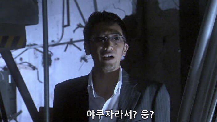교도소에서 탈옥한 여죄수들을 쫓는 형사들_43.jpg