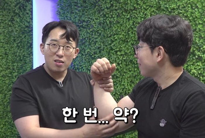 처음 보는 사람은 동일인인 줄 안다는 두 유튜버..._3.jpg