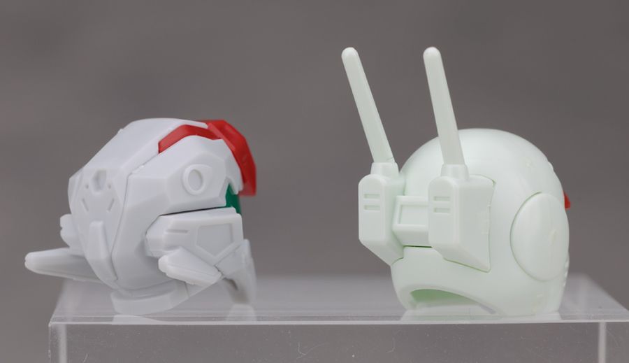 HG GQ 1/144 경캐논 해외 리뷰_18.jpg