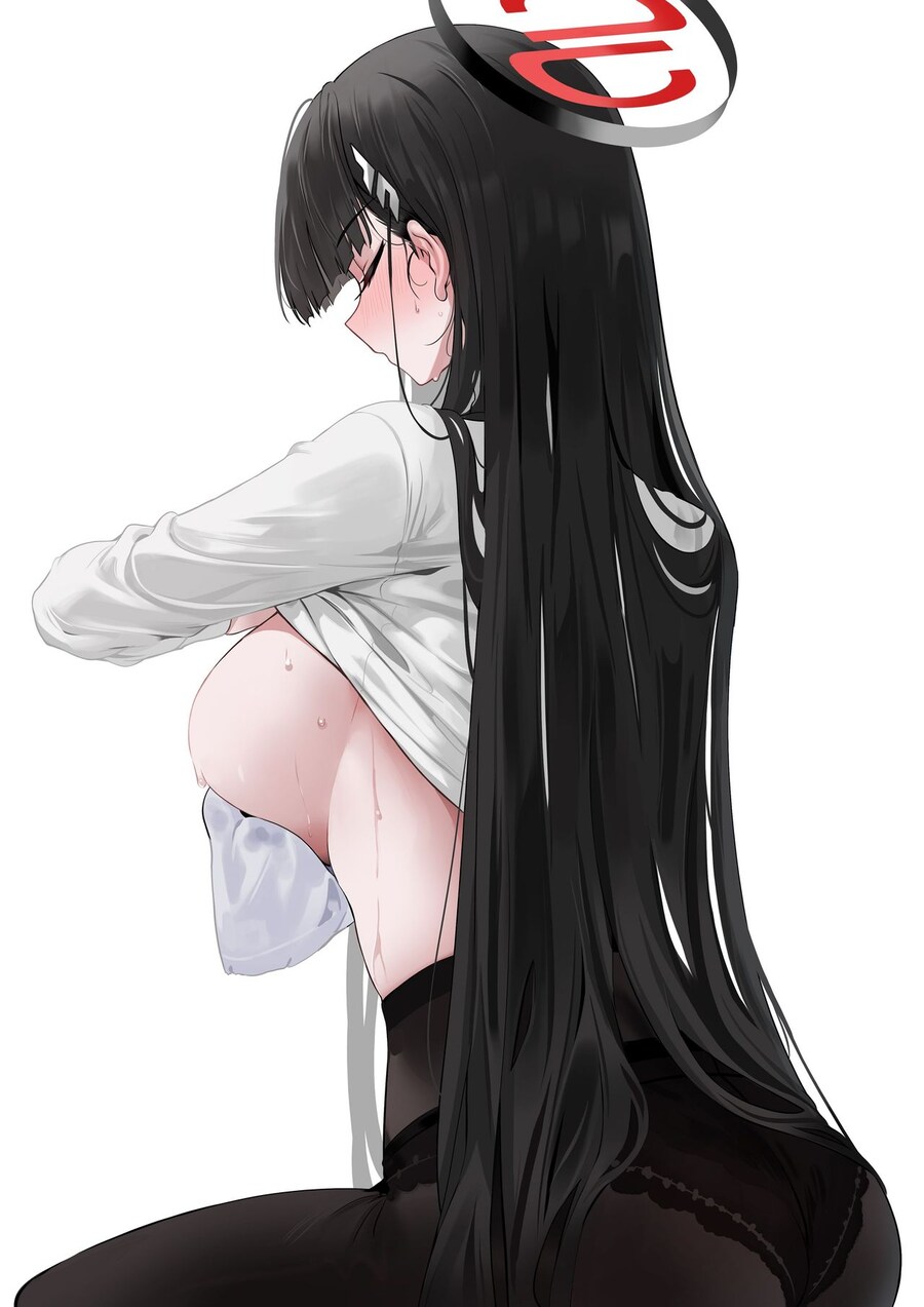 블루아카)여름이라 땀 차는 리오_1.jpg