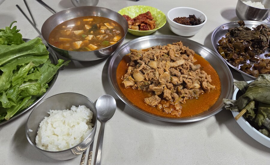 제육볶음 된장찌개_1.jpg