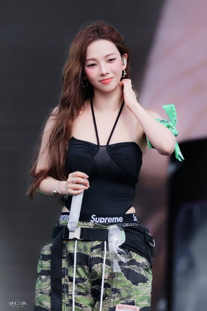 카리나 솔직히 예쁘지않음? 고백할까_1.jpg