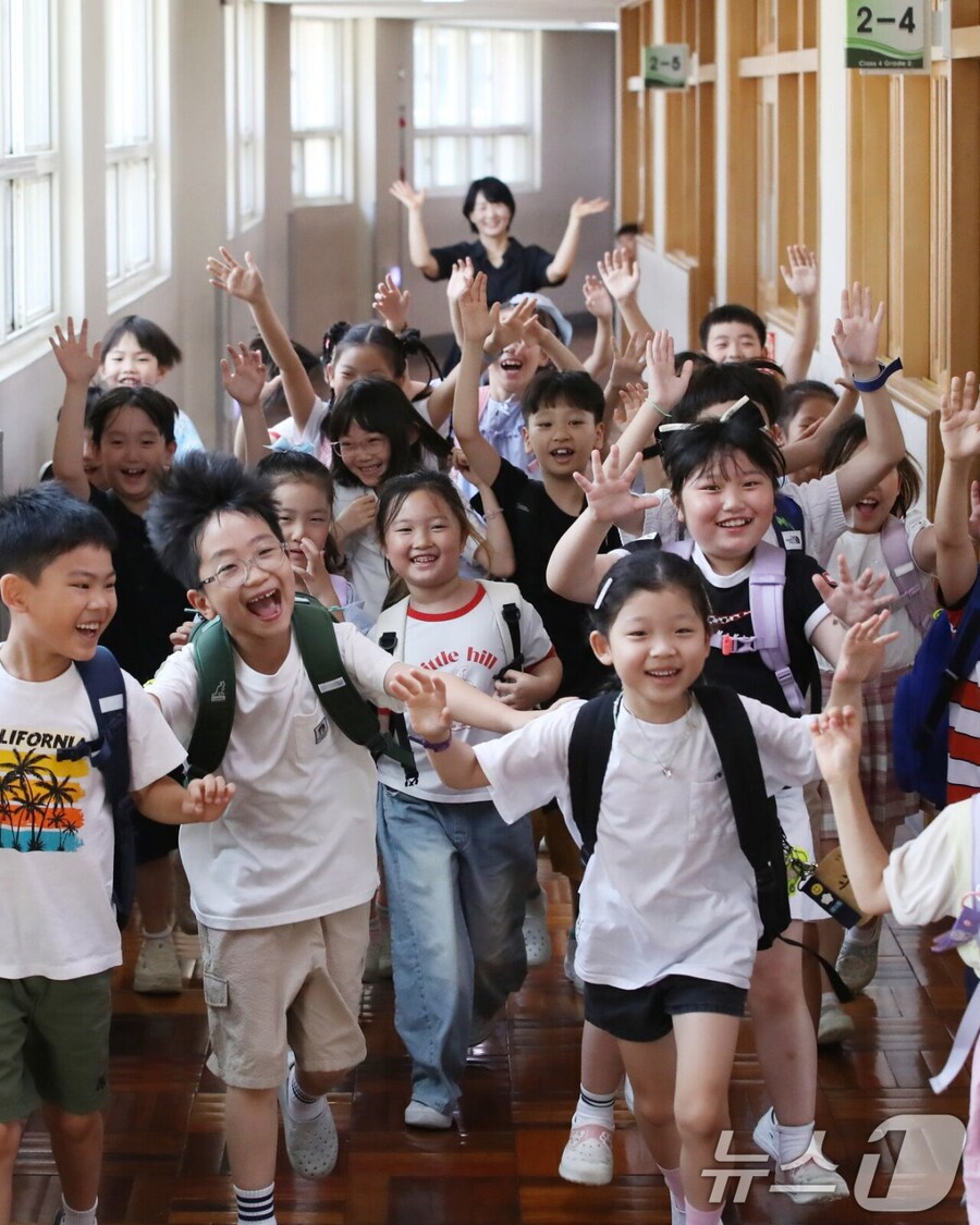 오늘자 초등학교 근황_3.jpg