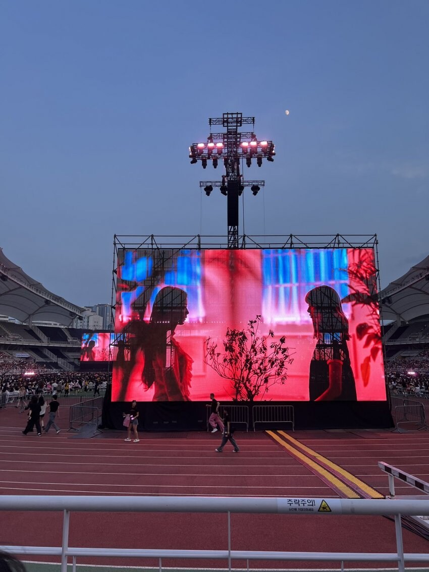 YG 블랙핑크 고양 운동장 콘서트 욕먹은 이유_2.jpg