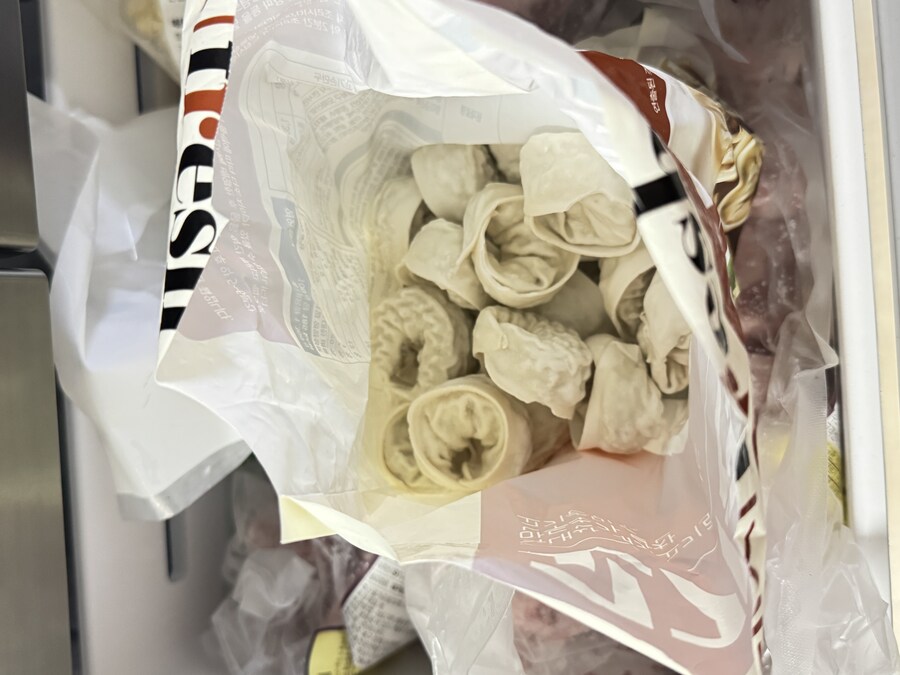 아.. 집에 먹을게 하나도 없네…_1.jpg